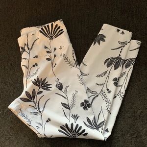 Women’s workout leggings